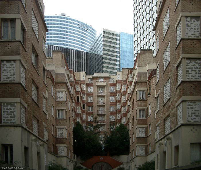 Oldest building in La Defense (now torn down)